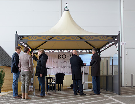 Der Pavillon f�r die Gastronomie: 4x4